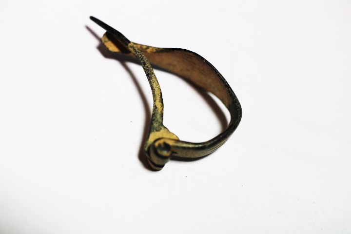 ANCIENT ROMAN BRONZE FIBULA. SNAKE'S HEAD 100 - 200 A.D