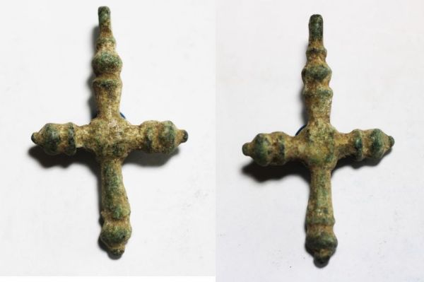 Picture of ANCIENT BYZANTINE BRONZE CROSS PENDANT. 800 - 1000 A.D