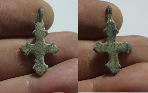 Picture of ANCIENT BYZANTINE BRONZE CROSS PENDANT. 800 - 1000 A.D