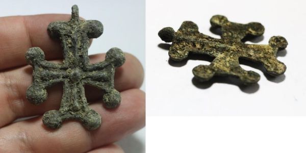 Picture of ANCIENT BYZANTINE BRONZE CROSS PENDANT. 800 - 1000 A.D