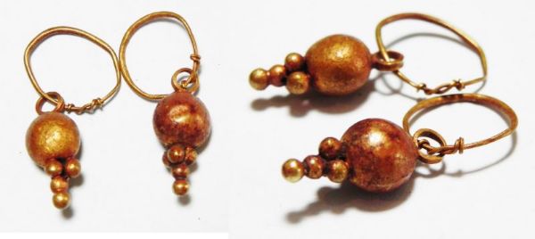 Picture of ANCIENT CANAANITE . PAIR OF GOLD EARRINGS. 1550 - 1200 B.C