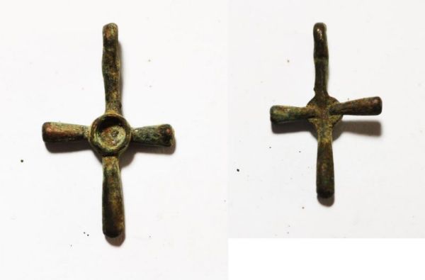 Picture of ANCIENT BYZANTINE. BRONZE CROSS PENDANT. 800 - 1000 A.D