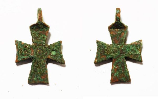 Picture of ANCIENT BYZANTINE. BRONZE CROSS PENDANT. 800 - 1000 A.D