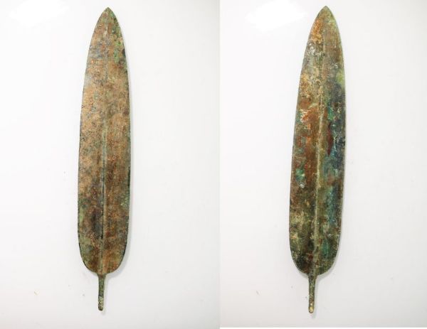 Picture of ANCIENT LURISTAN BRONZE SWORD BLADE. 1200 - 900 B.C