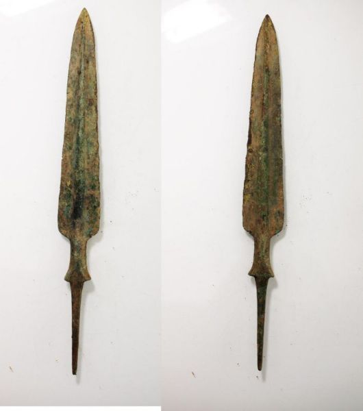 Picture of ANCIENT LURISTAN BRONZE LONG SPEAR HEAD. 1200 - 900 B.C