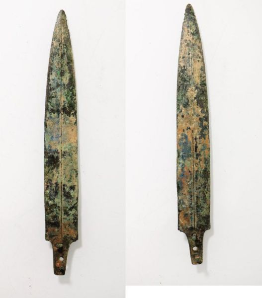 Picture of ANCIENT LURISTAN BRONZE LONG SPEAR HEAD. 1200 - 900 B.C