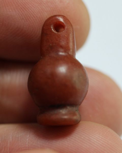 Picture of ANCIENT EGYPT.  18th DYNASTY AGATE POPPY SEED BEAD. 1400 B.C
