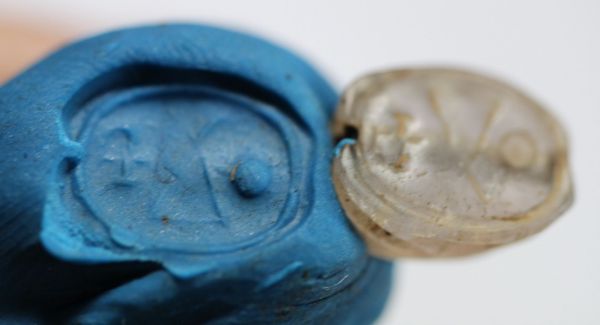 Picture of ANCIENT EGYPT. NEW KINGDOM. STONE (AMETHYST) SCARAB. 1250 B.C