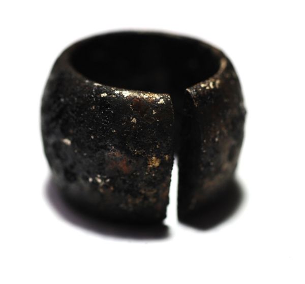 Picture of ANCIENT EGYPT , NEW KINGDOM ELECTRUM HAIR RING.  1250 B.C  VERY RARE!
