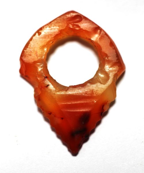 Picture of  ANCIENT EGYPT. CARNELIAN HEART AMULET. 1250 B.C  NEW KINGDOM. RARE SCHEMATIC TYPE