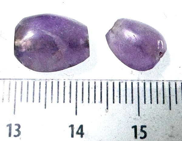 Picture of ANCIENT EGYPT. NEW KINGDOM. LOT OF TWO AMETHYST  BEADS 1400 - 1200 B.C