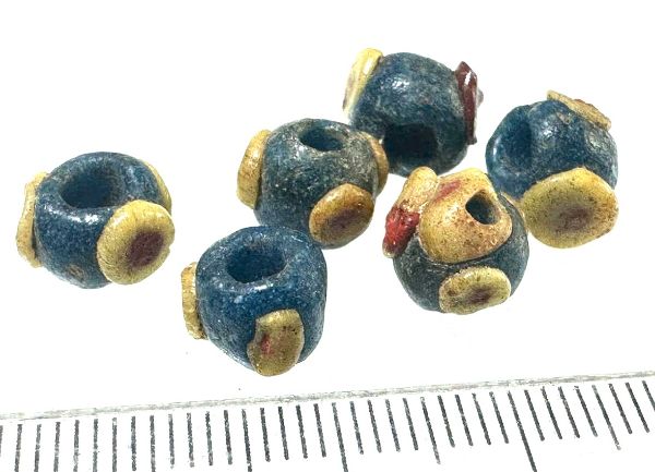 Picture of ANCIENT EGYPT. LOT OF ROMAN EYE GLASS BEADS 100 - 200 A.D