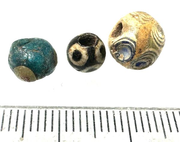 Picture of ANCIENT EGYPT. LOT OF 3 ROMAN EYE GLASS BEADS 100 - 200 A.D