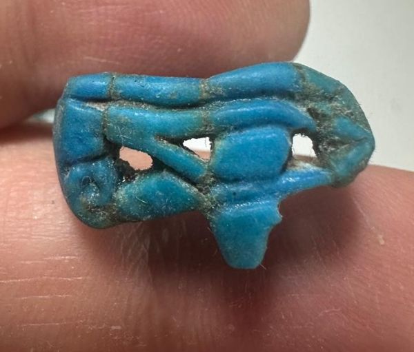 Picture of ANCIENT EGYPT.  FAIENCE RING. AMARNA. TIME OF KING TUTANKHAMUN. 1340 B.C .  EYE OF HORUS