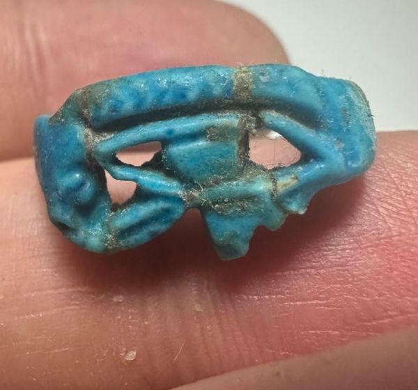 Picture of ANCIENT EGYPT.  FAIENCE RING. AMARNA. TIME OF KING TUTANKHAMUN. 1340 B.C .  EYE OF HORUS