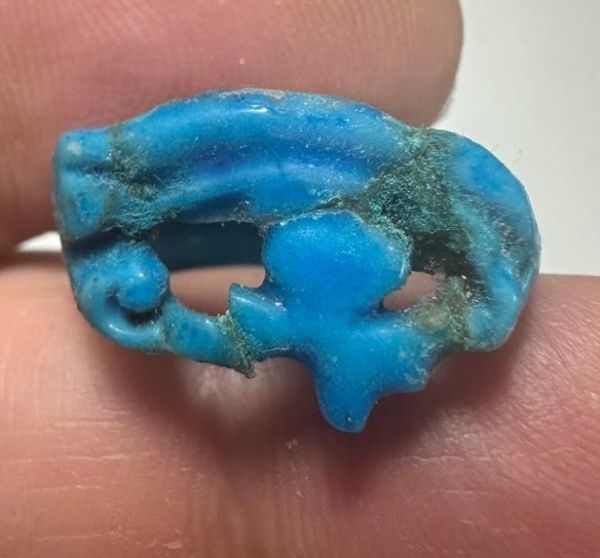 Picture of ANCIENT EGYPT.  FAIENCE RING. AMARNA. TIME OF KING TUTANKHAMUN. 1340 B.C .  EYE OF HORUS