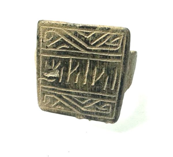 Picture of ANCIENT MAMLUK BRONZE RING. 13TH - 14TH CENTURY A.D