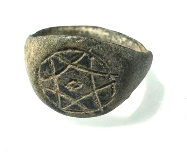 Picture of ANCIENT AYYUBID BRONZE RING. 12TH - 13TH CENTURY A.D. 6 POINTED STAR