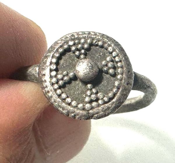 Picture of ANCIENT  SILVER RING. 6TH - 4TH CENTURY B.C. LEVANT
