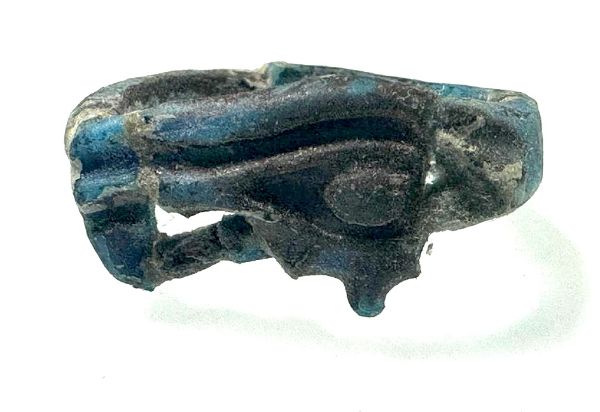 Picture of ANCIENT EGYPT.  FAIENCE RING. AMARNA. TIME OF KING TUTANKHAMUN. 1340 B.C .  EYE OF HORUS