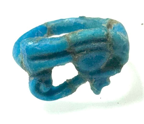 Picture of ANCIENT EGYPT.  FAIENCE RING. AMARNA. TIME OF KING TUTANKHAMUN. 1340 B.C .  EYE OF HORUS