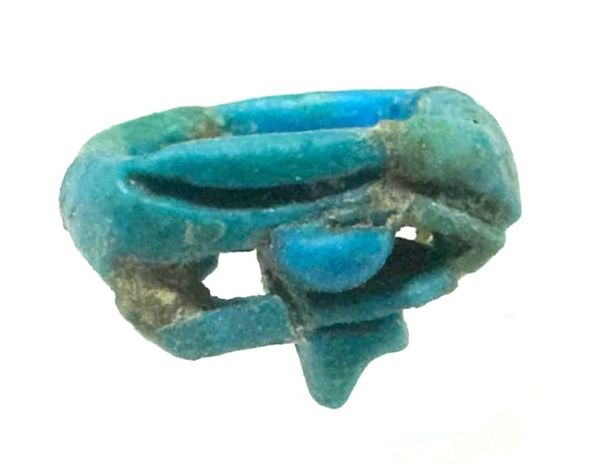 Picture of ANCIENT EGYPT.  FAIENCE RING. AMARNA. TIME OF KING TUTANKHAMUN. 1340 B.C .  EYE OF HORUS