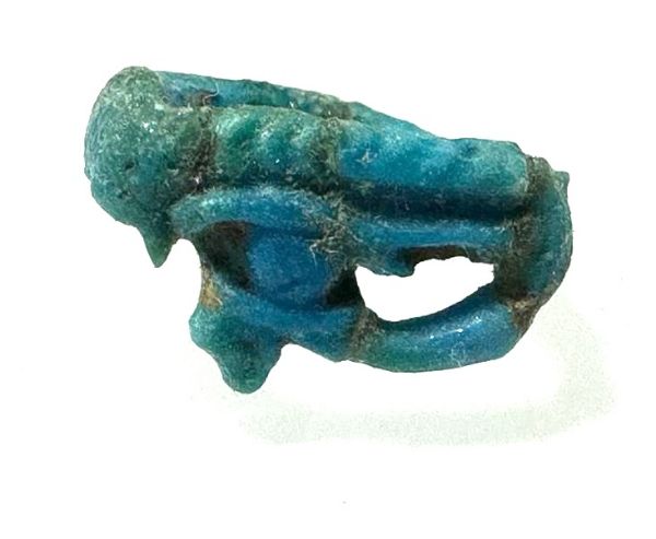Picture of ANCIENT EGYPT.  FAIENCE RING. AMARNA. TIME OF KING TUTANKHAMUN. 1340 B.C .  EYE OF HORUS
