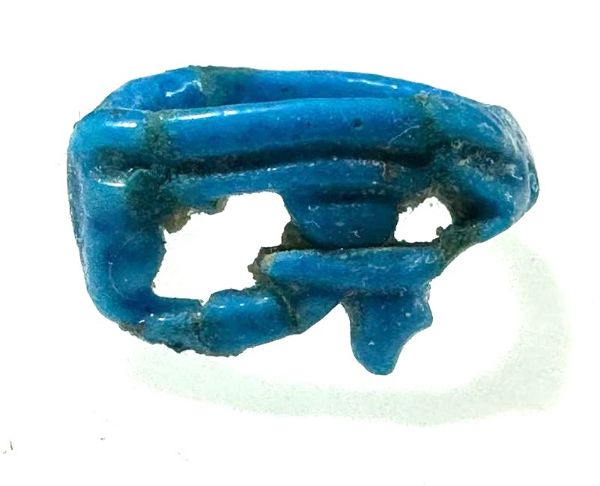 Picture of ANCIENT EGYPT.  FAIENCE RING. AMARNA. TIME OF KING TUTANKHAMUN. 1340 B.C .  EYE OF HORUS