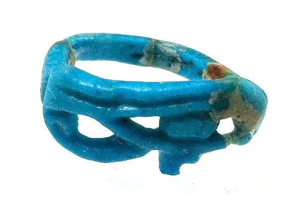 Picture of ANCIENT EGYPT.  FAIENCE RING. AMARNA. TIME OF KING TUTANKHAMUN. 1340 B.C .  EYE OF HORUS