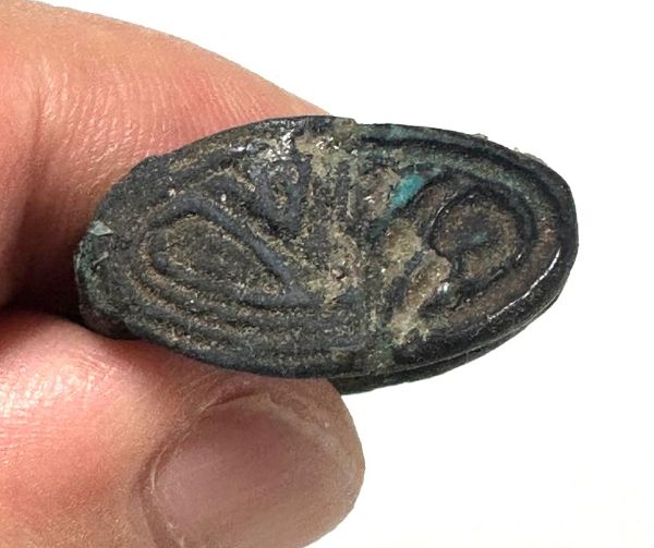 Picture of ANCIENT EGYPT.  FAIENCE RING. AMARNA. TIME OF KING TUTANKHAMUN. 1340 B.C .  LOTUS FLOWER
