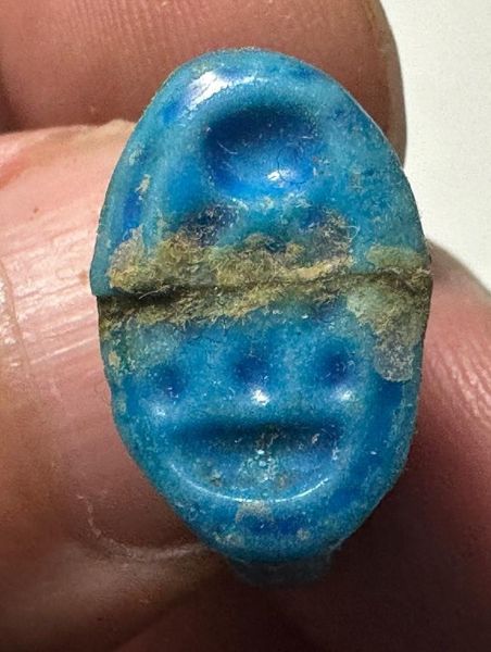 Picture of ANCIENT EGYPT.  FAIENCE RING. AMARNA. TIME OF KING TUTANKHAMUN. 1340 B.C .    NAME OF KING TUTANKHAMUN