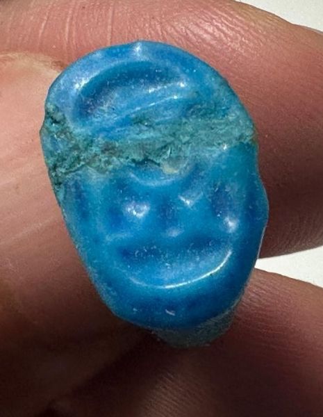 Picture of ANCIENT EGYPT.  FAIENCE RING. AMARNA. TIME OF KING TUTANKHAMUN. 1340 B.C .    NAME OF KING TUTANKHAMUN