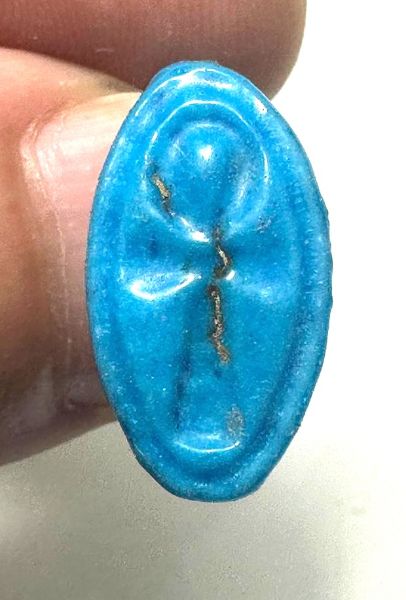 Picture of ANCIENT EGYPT.  FAIENCE RING. AMARNA. TIME OF KING TUTANKHAMUN. 1340 B.C .  ANKH