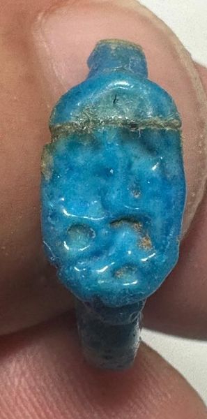 Picture of ANCIENT EGYPT.  FAIENCE RING. AMARNA. TIME OF KING TUTANKHAMUN. 1340 B.C .  WITH THE NAME OF HOREMHEB
