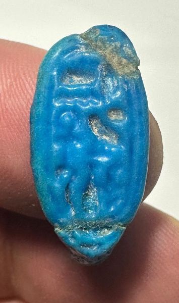 Picture of ANCIENT EGYPT.  FAIENCE RING. AMARNA. TIME OF KING TUTANKHAMUN. 1340 B.C .    NAME OF KING TUTANKHAMUN
