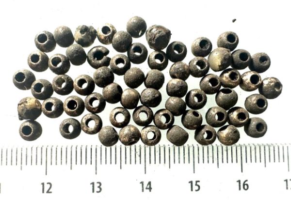 Picture of ANCIENT EGYPT . LOT OF 61 SMALL SILVER  ROUND BEADS . 1400 -  1200 B.C  NEW KINGDOM
