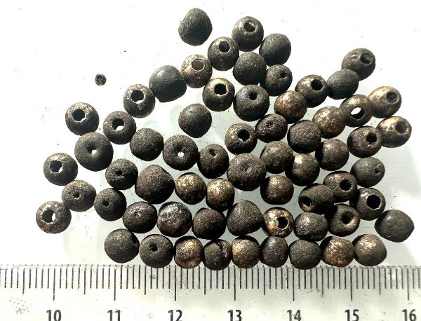 Picture of ANCIENT EGYPT . LOT OF 66 SMALL SILVER  ROUND BEADS . 1400 -  1200 B.C  NEW KINGDOM