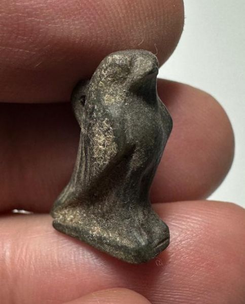 Picture of ANCIENT EGYPT. NEW KINGDOM STONE FALCON (HORUS) AMULET. 1250 B.C