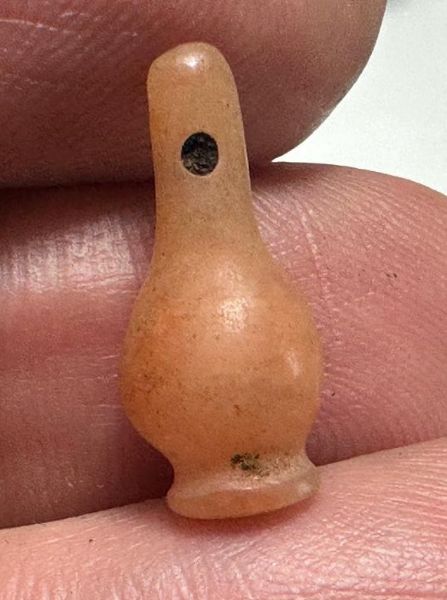 Picture of   ANCIENT EGYPT. LARGE CARNELIAN POPPY SEED AMULET. 1250 B.C  NEW KINGDOM
