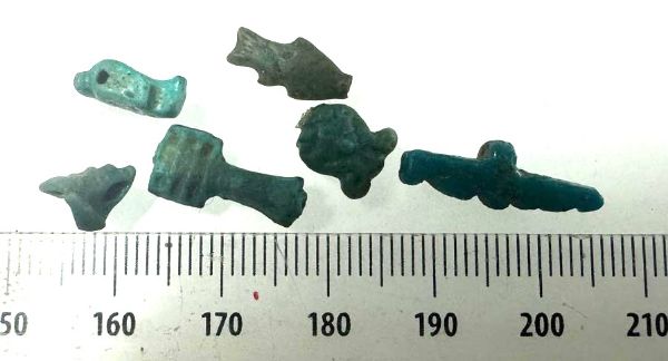 Picture of ANCIENT EGYPT, AMARNA FAIENCE AMULETS . LOT OF 6 . 1334 – 1325 BC .     1334 – 1325 BC . TIME OF KING TUTANKHAMUN