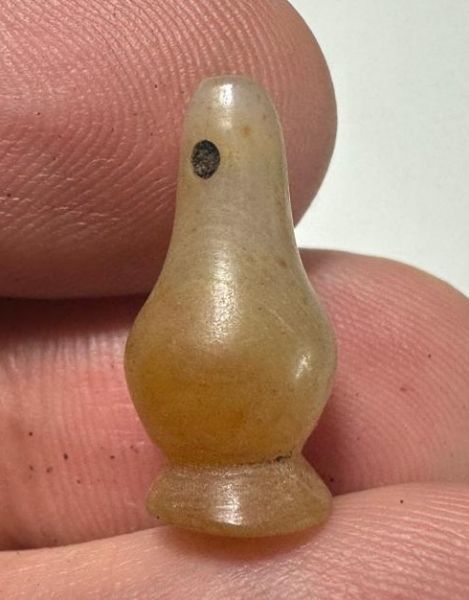 Picture of ANCIENT EGYPT. LARGE CARNELIAN POPPY SEED AMULET. 1250 B.C  NEW KINGDOM