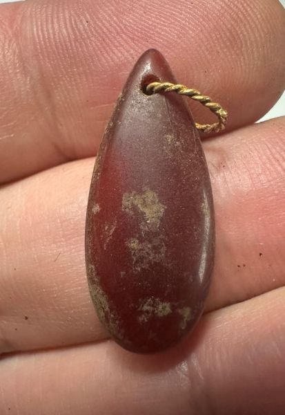 Picture of  ANCIENT EGYPT. NEW KINGDOM TEAR DROP CARNELIAN AMULET / BEAD WITH ORIGINAL GOLD SUSPENSION LOOP . 1400 - 1200 B.C  NEW KINGDOM