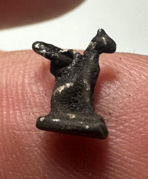Picture of ANCIENT EGYPT. NEW KINGDOM TINY SILVER CAT AMULET (BASTET). 1400 - 1250 B.C