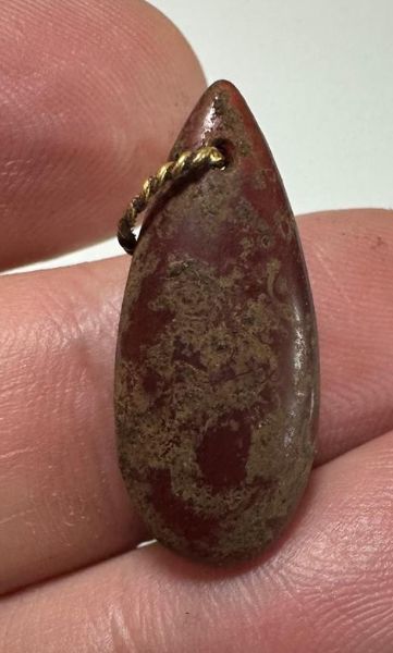 Picture of  ANCIENT EGYPT. NEW KINGDOM TEAR DROP CARNELIAN AMULET / BEAD WITH ORIGINAL GOLD SUSPENSION LOOP . 1400 - 1200 B.C  NEW KINGDOM