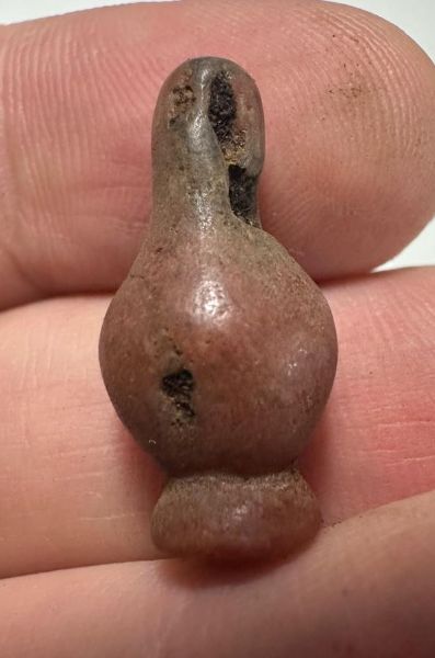 Picture of   ANCIENT EGYPT. LARGE CARNELIAN POPPY SEED AMULET. 1250 B.C  NEW KINGDOM