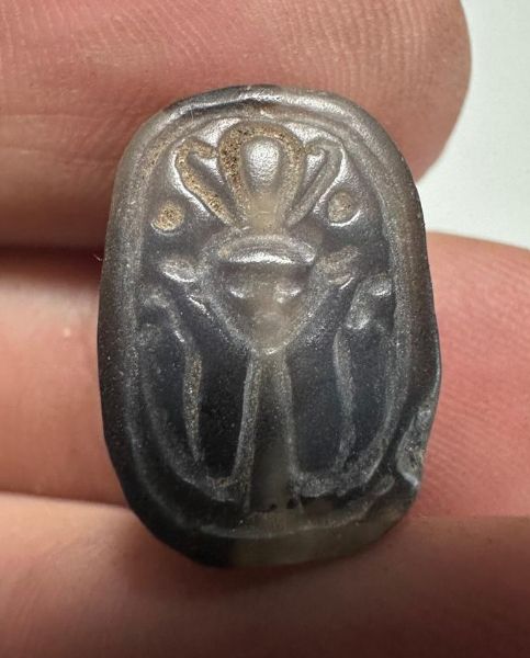 Picture of ANCIENT EGYPT, NEW KINGDOM BANDED AGATE STONE SCARAB. HATHOR. 1400 - 1200 B.C