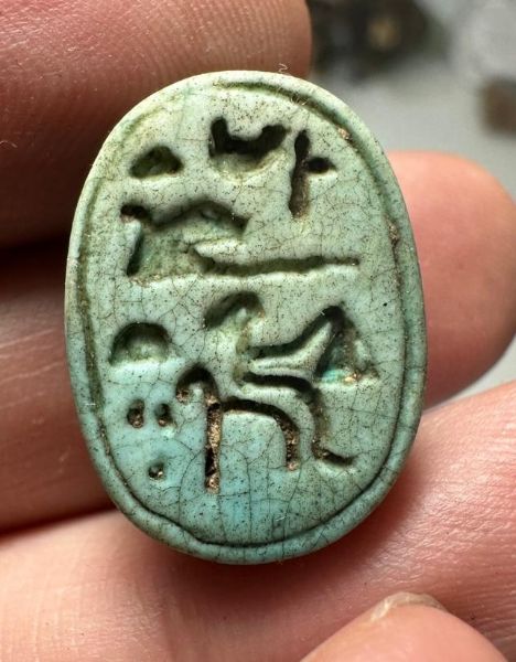 Picture of ANCIENT EGYPT. NEW KINGDOM GLAZED STONE SCARAB WITH THE NAME OF QUEEN HATSHEPSUT. 1479 - 1458 B.C  OPEN WORK