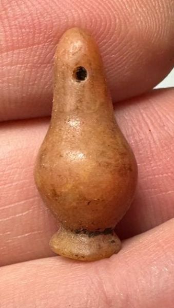Picture of   ANCIENT EGYPT. LARGE CARNELIAN POPPY SEED AMULET. 1250 B.C
