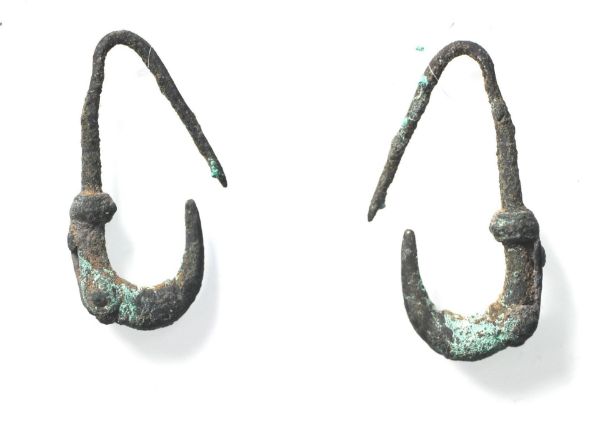 Picture of ANCIENT LEVANT. CURRENCY BEFORE COINS. BRONZE SILVER PLATED EARRING. 800 - 700 B.C