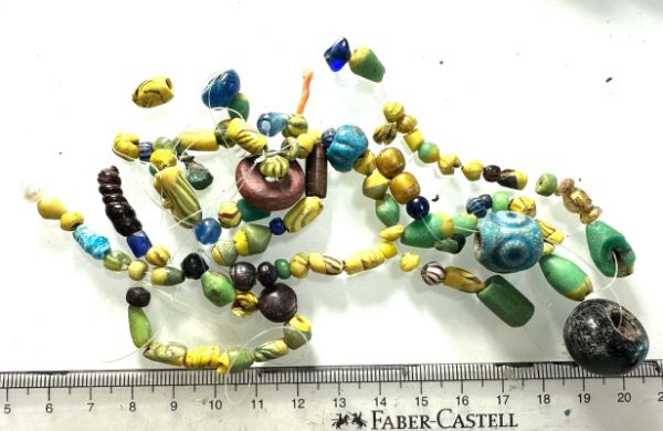 Picture of ANCIENT EGYPT. ROMAN PERIOD. 1ST - 2ND CENTURY A.D. GLASS BEADS